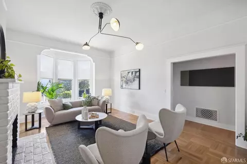 Living - 326 Eureka St, San Francisco, CA 94114 photo 4 of 6