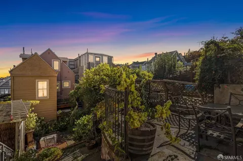 Exterior - 326 Eureka St, San Francisco, CA 94114 photo 3 of 11