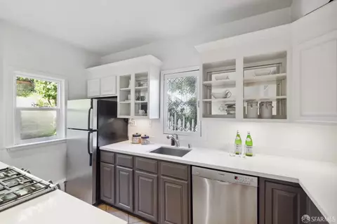Kitchen - 326 Eureka St, San Francisco, CA 94114 photo 3 of 6