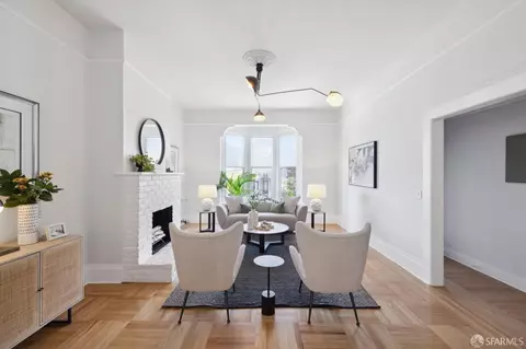 Living - 326 Eureka St, San Francisco, CA 94114 photo 2 of 6