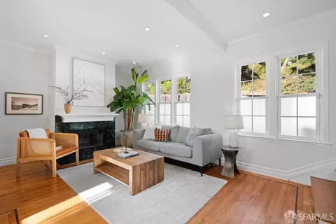 Living - 39 Arbor St, San Francisco, CA 94131 photo 2 of 2