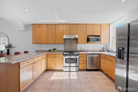 Kitchen - 39 Arbor St, San Francisco, CA 94131 photo 2 of 6