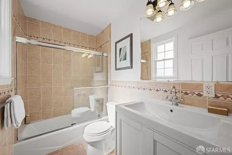 Bath - 39 Arbor St, San Francisco, CA 94131 photo 1 of 3