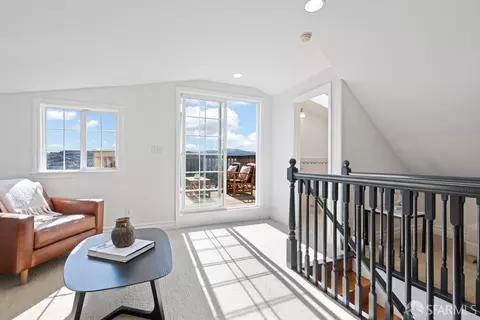 Entry Way - 39 Arbor St, San Francisco, CA 94131 photo 5 of 10