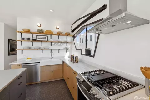 Kitchen - 146 Dore St, San Francisco, CA 94103 photo 5 of 8