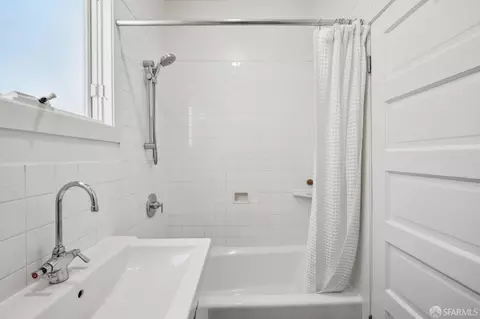 Bath - 144 Dore St, San Francisco, CA 94103 photo 2 of 6