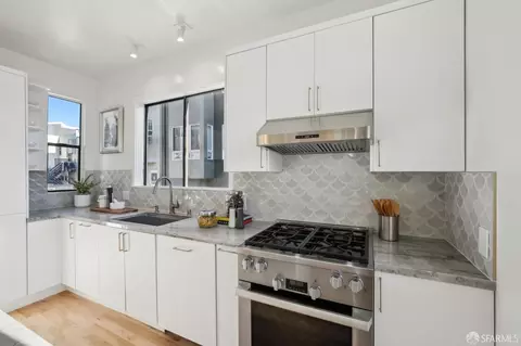 Kitchen - 144 Dore St, San Francisco, CA 94103 photo 4 of 9