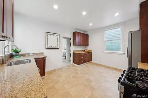 Kitchen - 247 Cumberland St, San Francisco, CA 94114 photo 3 of 4