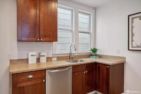 Kitchen - 247 Cumberland St, San Francisco, CA 94114 photo 2 of 4