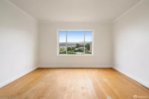 Bedroom - 1325 Visitacion Ave, San Francisco, CA 94134 photo 2 of 6