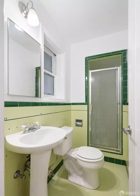 Bath - 1325 Visitacion Ave, San Francisco, CA 94134 photo 2 of 2