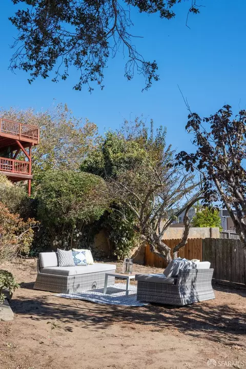 Exterior - 279 Topeka Ave, San Francisco, CA 94124 photo 6 of 11