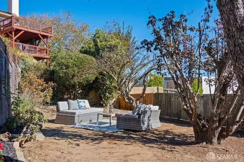 Exterior - 279 Topeka Ave, San Francisco, CA 94124 photo 7 of 11