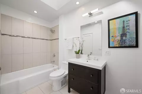 Bath - 279 Topeka Ave, San Francisco, CA 94124 photo 1 of 5