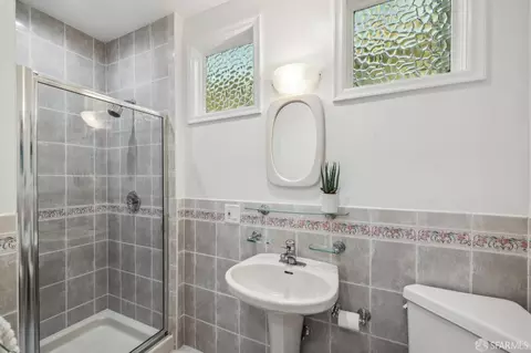 Bath - 3234 Anza St, San Francisco, CA 94121 photo 3 of 4