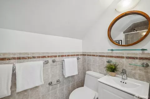 Bath - 3234 Anza St, San Francisco, CA 94121 photo 2 of 4