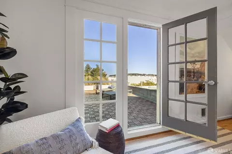 Entry Way - 3234 Anza St, San Francisco, CA 94121 photo 3 of 4