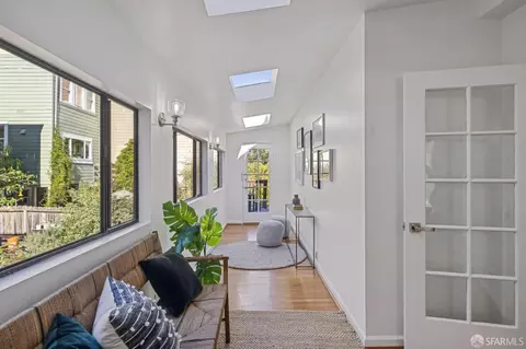 Entry Way - 3234 Anza St, San Francisco, CA 94121 photo 2 of 4