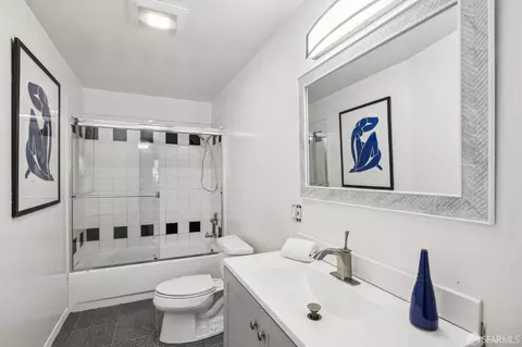Bath - 3234 Anza St, San Francisco, CA 94121 photo 4 of 4