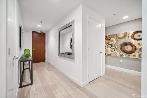 Entry Way - 301 Main St #29C, San Francisco, CA 94105 photo 2 of 3