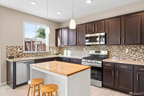 Kitchen - 147 Davisco Dr, Oakley, CA 94561 photo 3 of 3