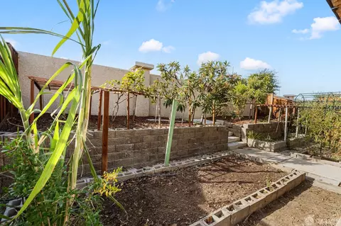 Exterior - 147 Davisco Dr, Oakley, CA 94561 photo 7 of 9