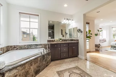 Bath - 101 Seapoint Ct, Richmond, CA 94801 photo 2 of 9