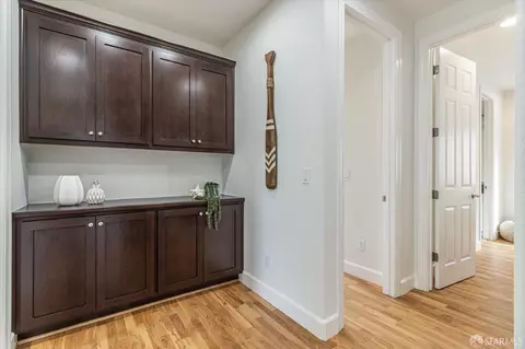 Entry Way - 101 Seapoint Ct, Richmond, CA 94801 photo 7 of 8