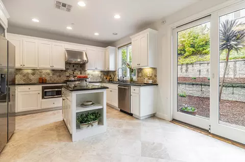 Kitchen - 101 Seapoint Ct, Richmond, CA 94801 photo 5 of 5