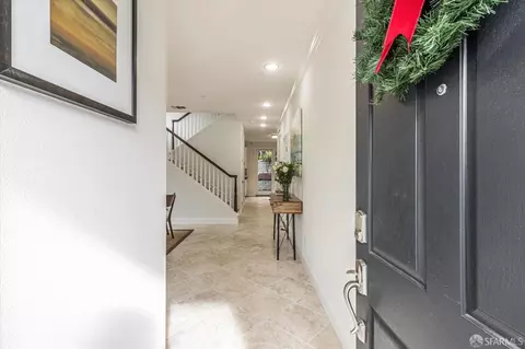 Entry Way - 101 Seapoint Ct, Richmond, CA 94801 photo 2 of 8