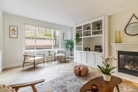 Living - 101 Seapoint Ct, Richmond, CA 94801 photo 2 of 5