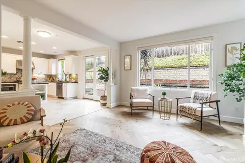 Living - 101 Seapoint Ct, Richmond, CA 94801 photo 3 of 5