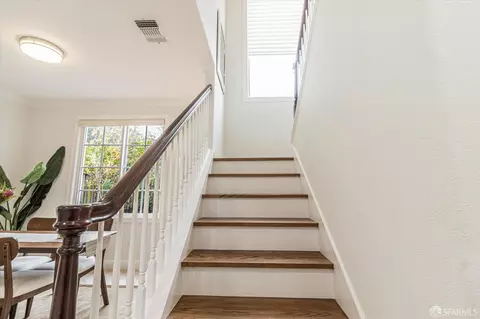 Entry Way - 101 Seapoint Ct, Richmond, CA 94801 photo 4 of 8