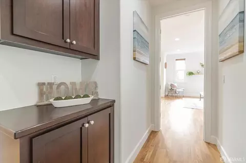 Entry Way - 101 Seapoint Ct, Richmond, CA 94801 photo 6 of 8