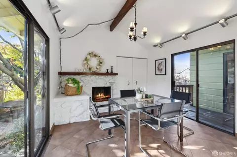 Dining - 220 Cypress St #C, Alameda, CA 94501 photo 3 of 4