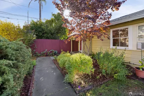 Exterior - 220 Cypress St #C, Alameda, CA 94501 photo 16 of 16