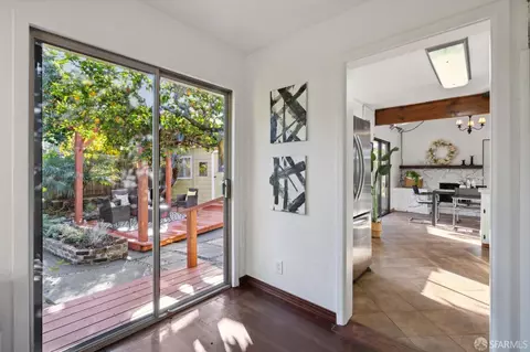 Entry Way - 220 Cypress St #C, Alameda, CA 94501 photo 1 of 1
