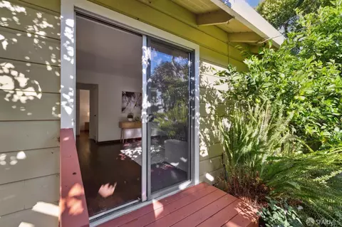 Exterior - 220 Cypress St #C, Alameda, CA 94501 photo 5 of 16