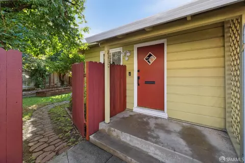 Exterior - 220 Cypress St #C, Alameda, CA 94501 photo 3 of 16