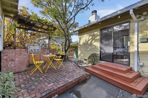 Exterior - 220 Cypress St #C, Alameda, CA 94501 photo 11 of 16