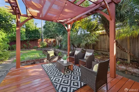 Exterior - 220 Cypress St #C, Alameda, CA 94501 photo 12 of 16