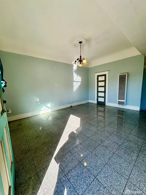 35 Allison St, San Francisco, CA 94112 photo 5