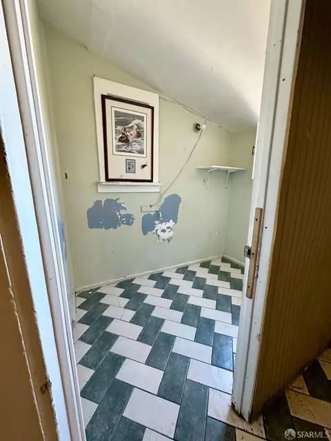 35 Allison St, San Francisco, CA 94112 photo 22