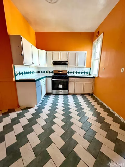 35 Allison St, San Francisco, CA 94112 photo 15