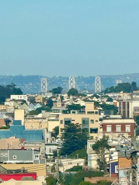 35 Allison St, San Francisco, CA 94112 photo 4