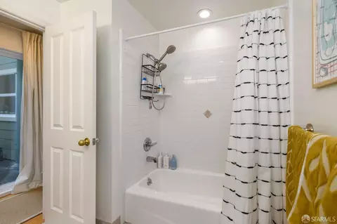 Bath - 526 23rd Ave #1, San Francisco, CA 94121 photo 2 of 2