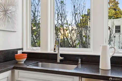 Kitchen - 288 Willard North St, San Francisco, CA 94118 photo 3 of 4