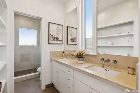 Bath - 288 Willard North St, San Francisco, CA 94118 photo 2 of 8