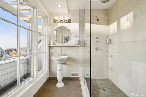 Bath - 288 Willard North St, San Francisco, CA 94118 photo 7 of 8