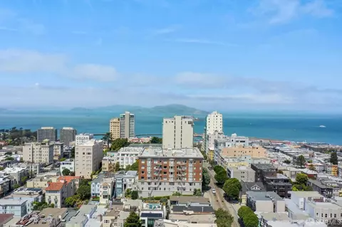 View/Area - 2111 Hyde St #403, San Francisco, CA 94109 photo 7 of 8